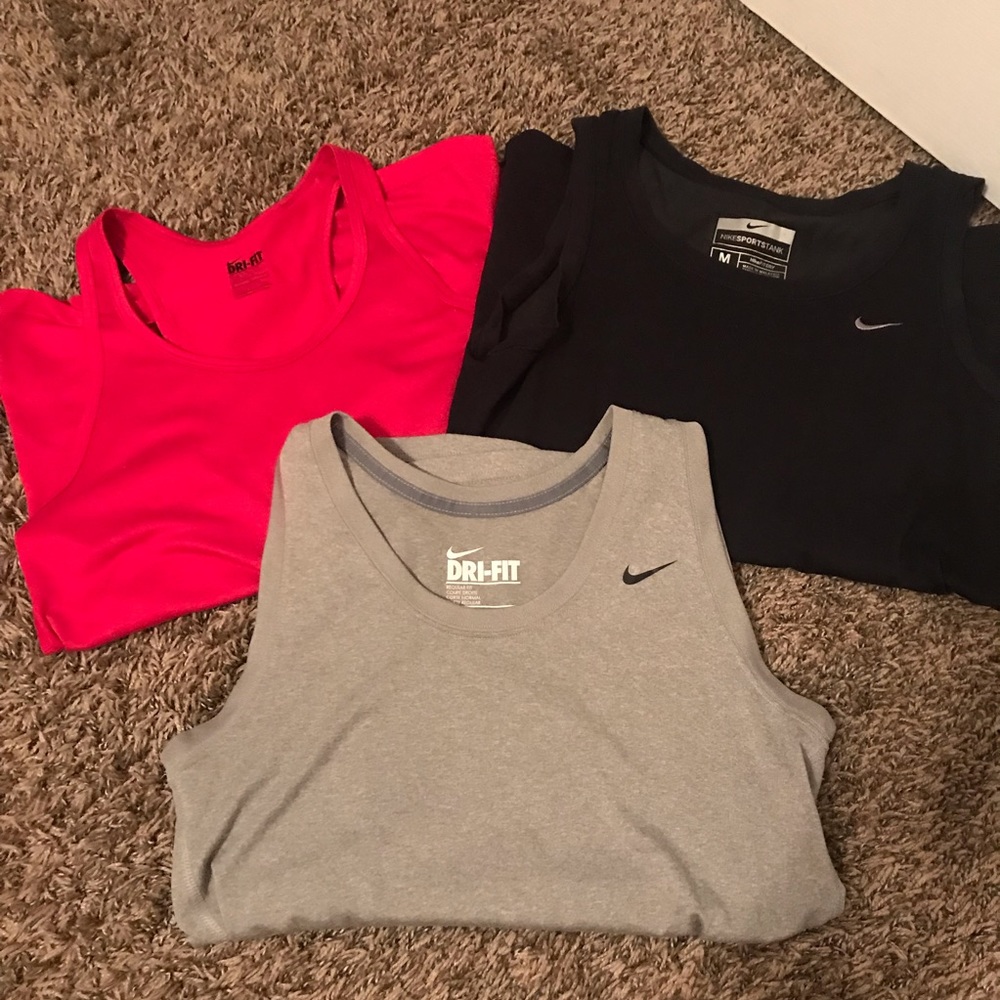 Nike Tank Lot
